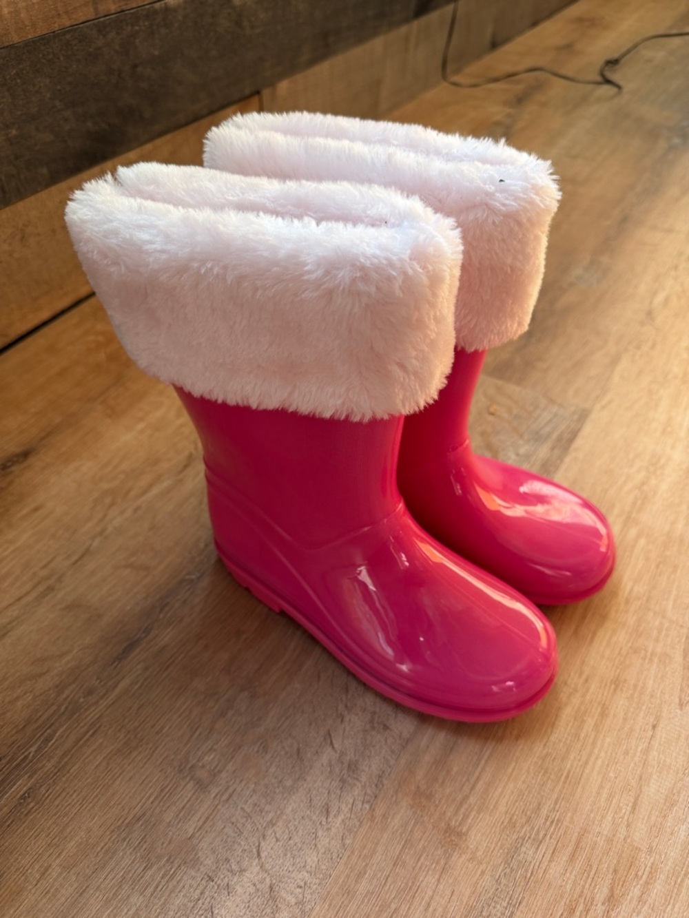 NWOT Carters Waterproof Pink Rain Boots with Soft Faux-Fur size toddler 12